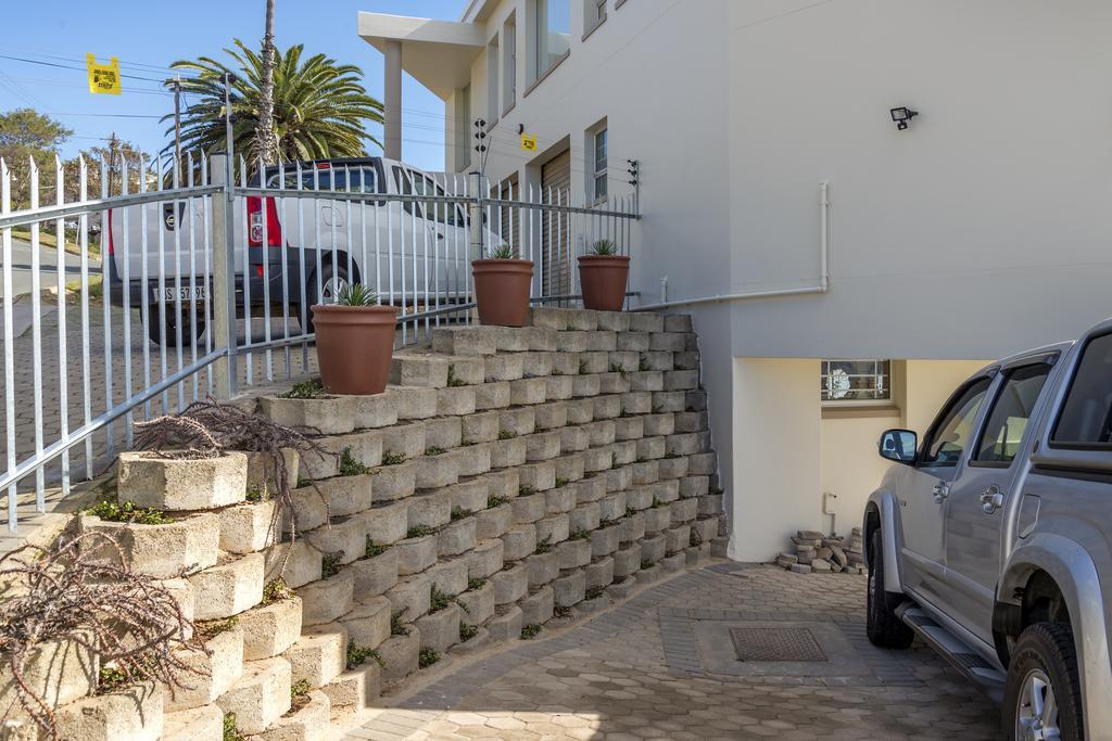 The White House Apartment Mossel Bay Exteriör bild