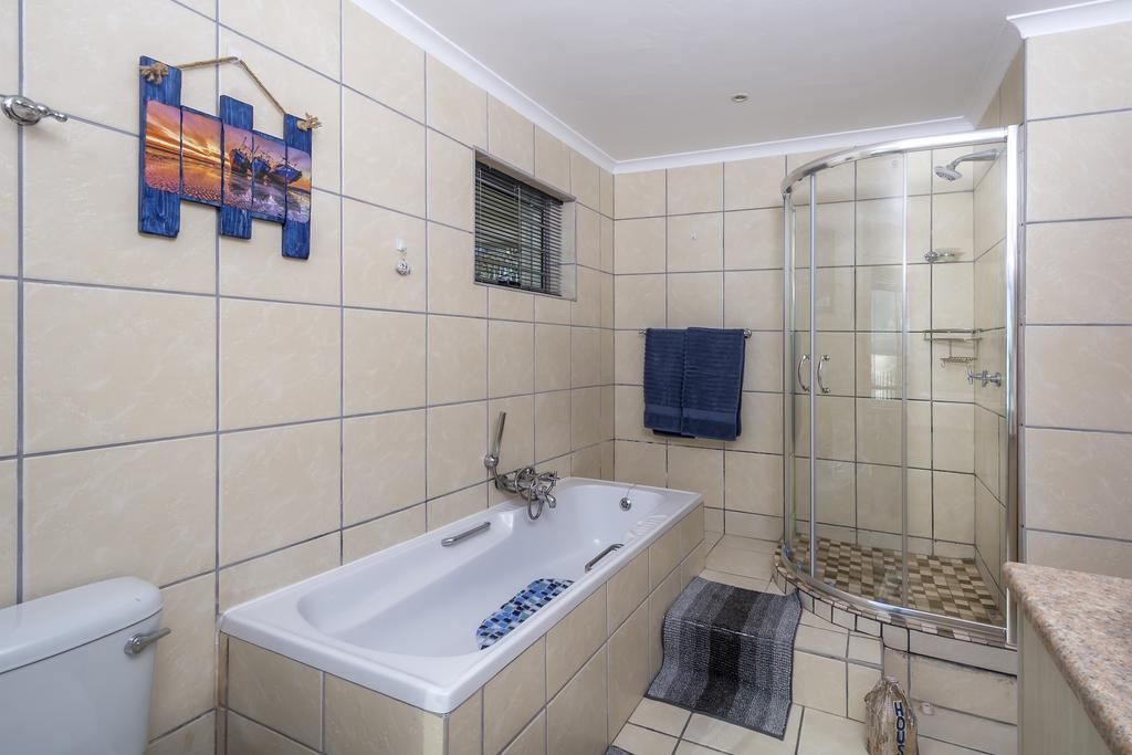 The White House Apartment Mossel Bay Exteriör bild